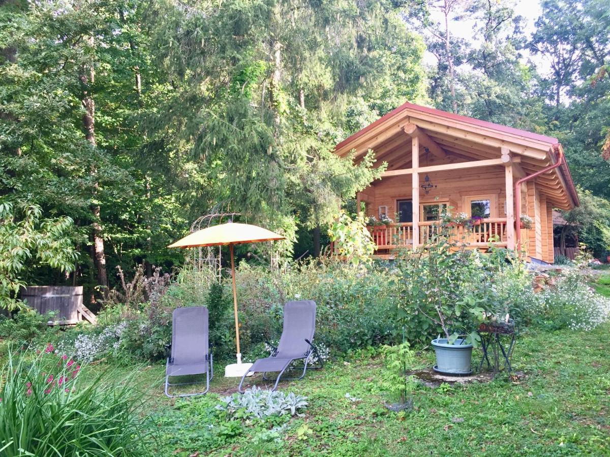 Blockhaus Chalet Mit Beheizbarem Badefass Und Infrarotsauna Auf Der Terrasse Oberschützen Exterior foto